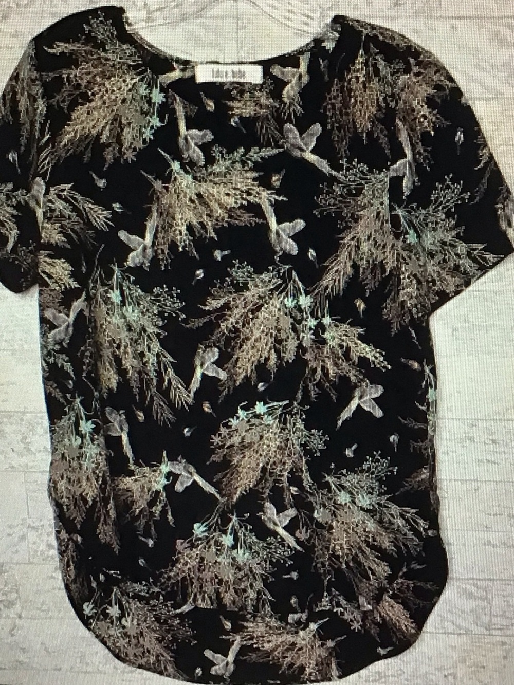 Black Floral & Hummingbird Short-Sleeve Tee by